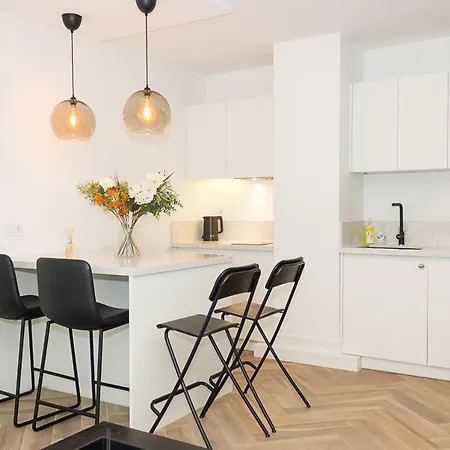 Three Private Near Port Of By Flat Mаnager 瓦爾納