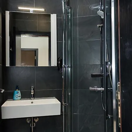Three Private Near Port Of By Flat Mаnager 公寓 瓦爾納