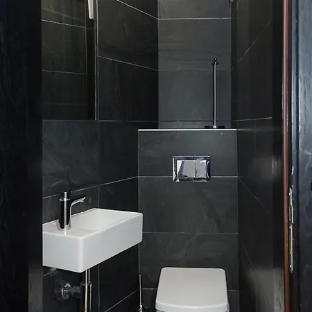 Three Private Near Port Of By Flat Mаnager 瓦爾納