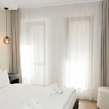 Three Private Near Port Of By Flat Mаnager 瓦爾納