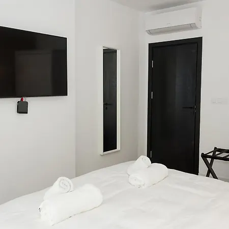 公寓 Three Private Near Port Of By Flat Mаnager *