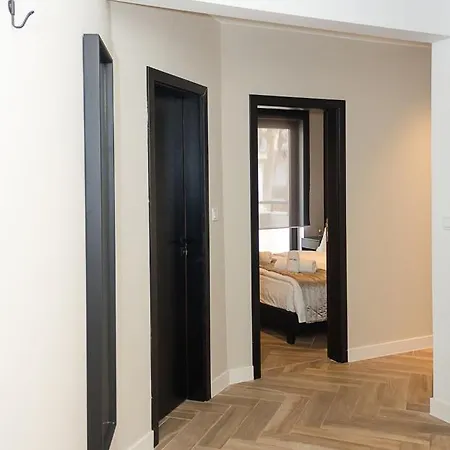 Three Private Near Port Of By Flat Mаnager 瓦爾納