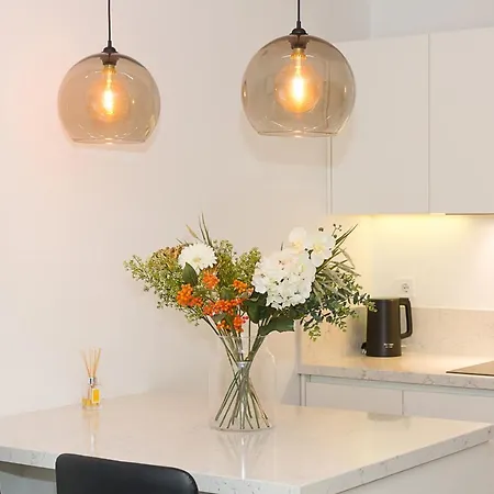 Three Private Near Port Of By Flat Mаnager 公寓